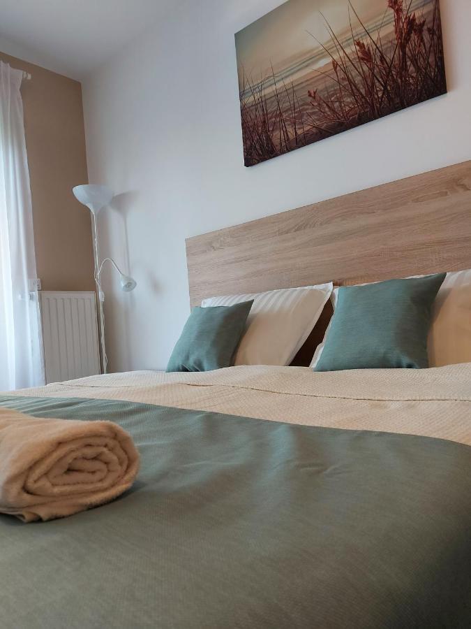 Bike & Spa Velence Apartman Ngoại thất bức ảnh