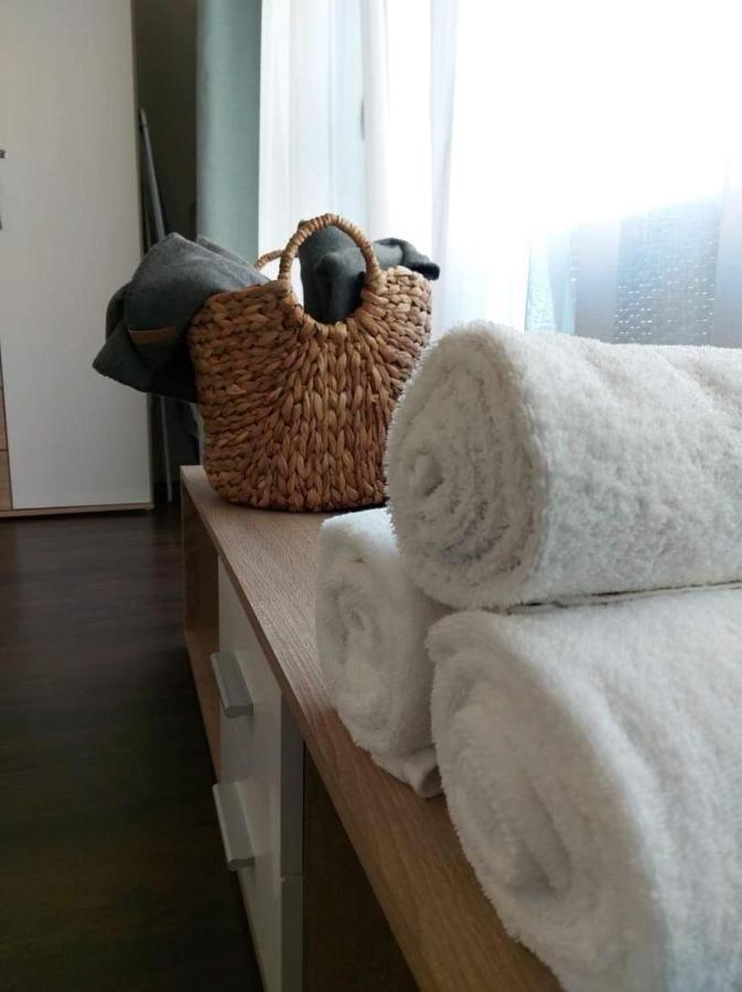 Bike & Spa Velence Apartman Ngoại thất bức ảnh